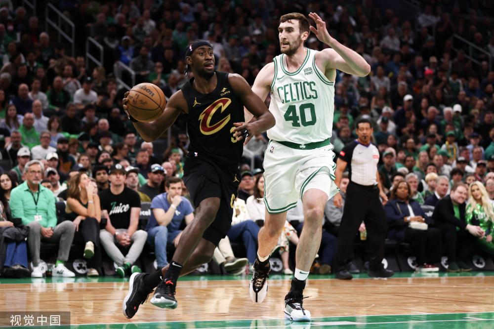 向上强调了 向上强调了