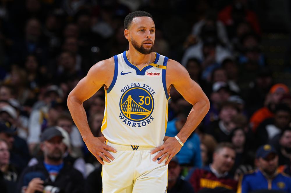 在赛场外收 在赛场外收