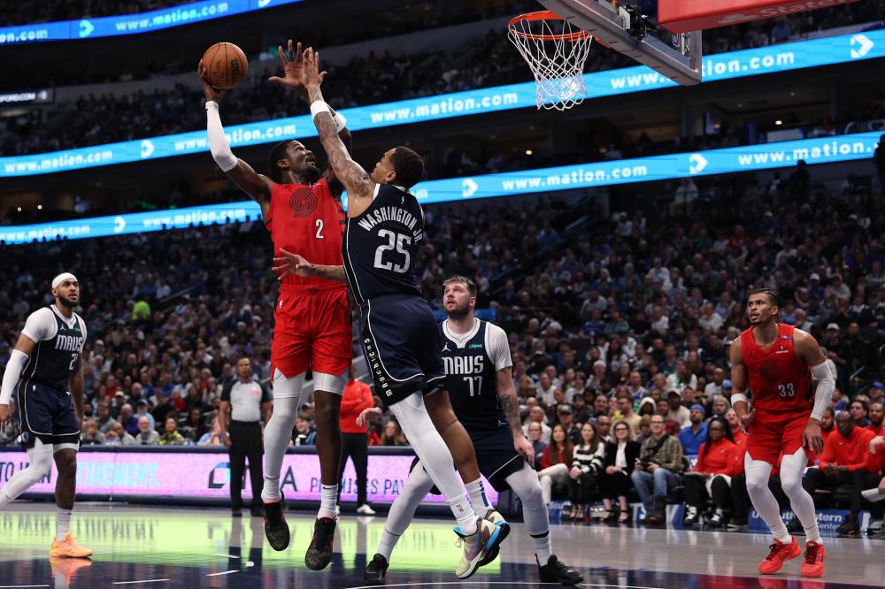 皮球擦框而 皮球擦框而